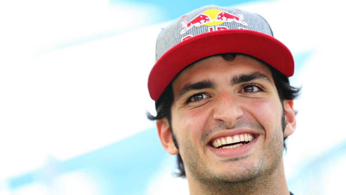 Carlos Sainz v Melbourne
