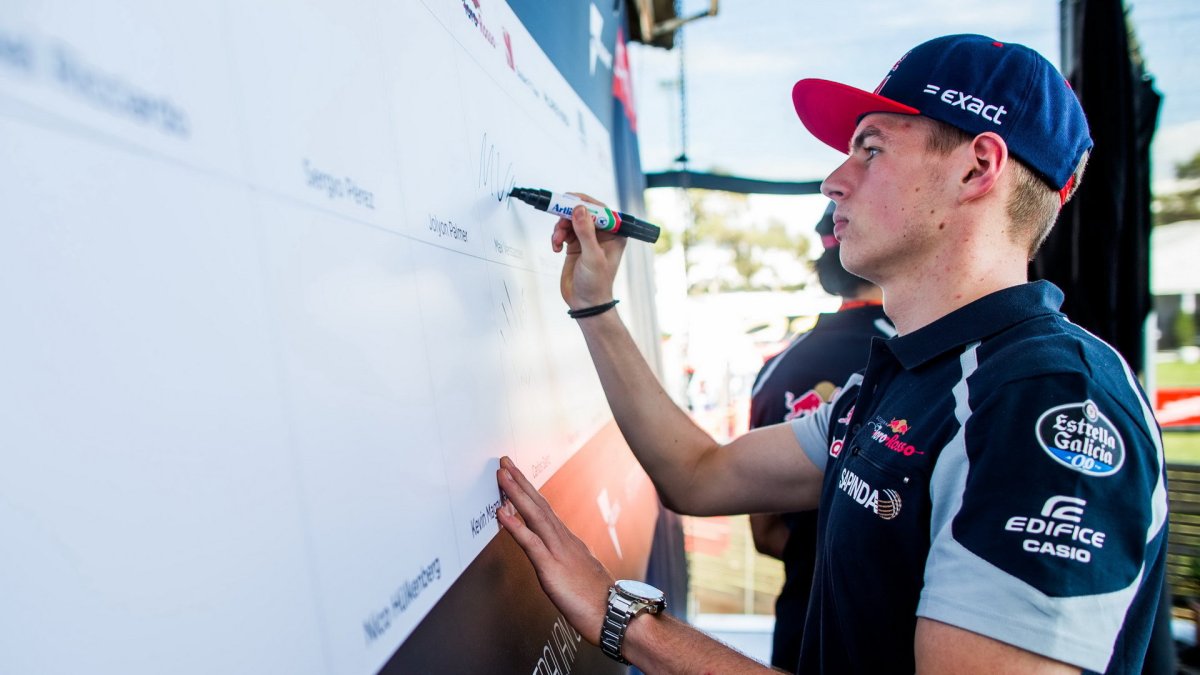 Autogramiáda týmu Toro Rosso, Max Verstappen v Melbourne