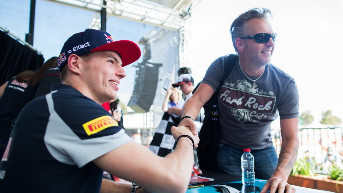Autogramiáda týmu Toro Rosso, Max Verstappen v Melbourne