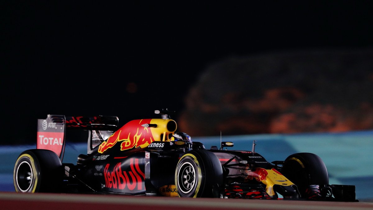 Daniel Ricciardo v závodě v Bahrajnu