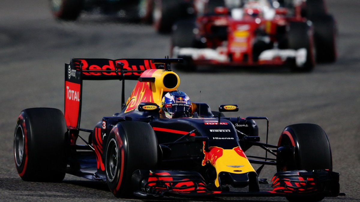 Daniel Ricciardo v závodě v Bahrajnu