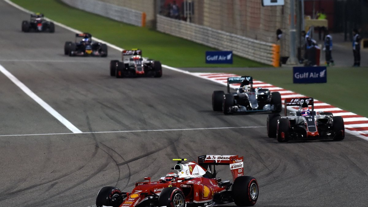Kimi Räikkönen v závodě v Bahrajnu