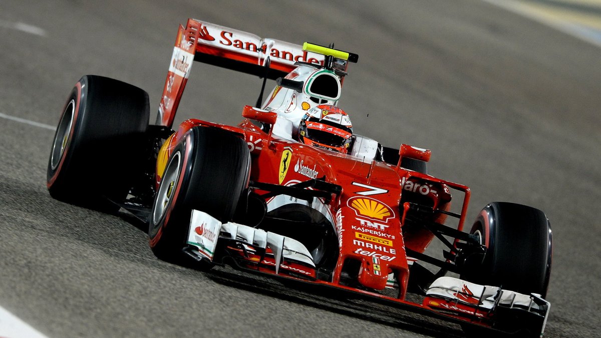 Kimi Räikkönen v závodě v Bahrajnu
