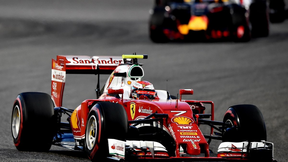 Kimi Räikkönen v závodě v Bahrajnu