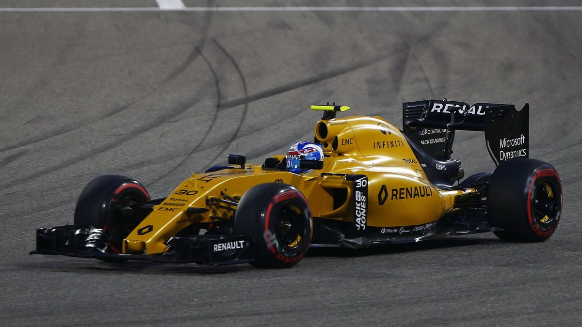 Jolyon Palmer v závodě v Bahrajnu