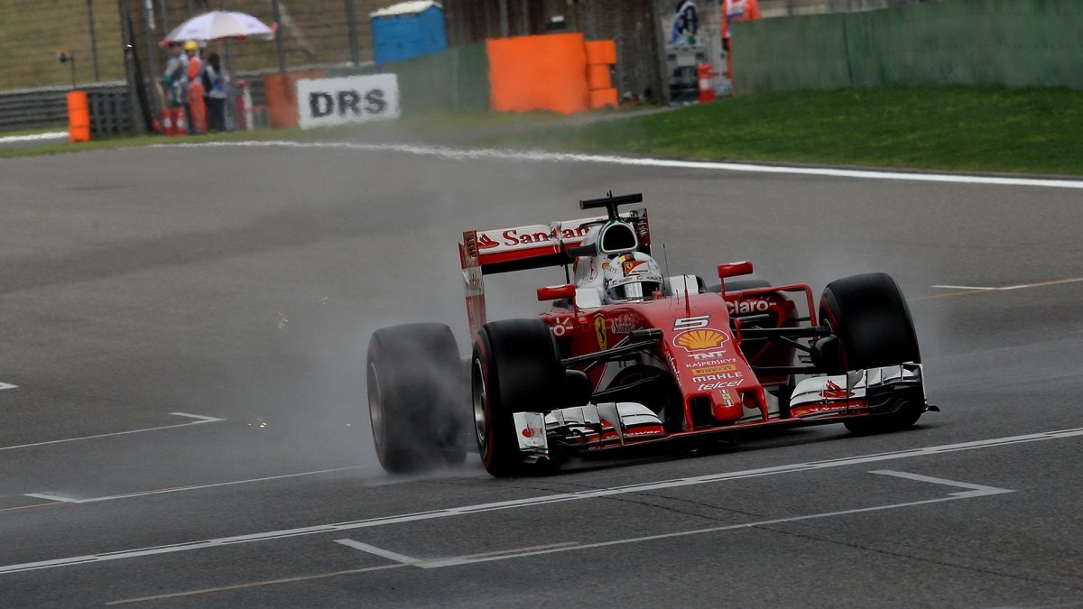 Sebastian Vettel v kvalifikaci v Číně