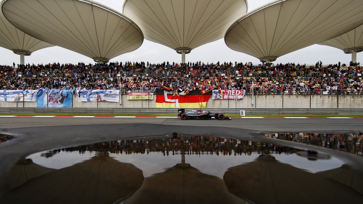 Jenson Button v kvalifikaci v Číně