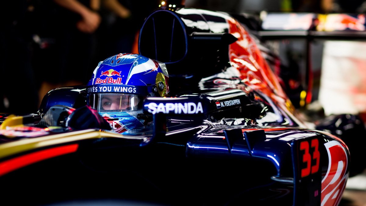 Max Verstappen v kvalifikaci v Číně