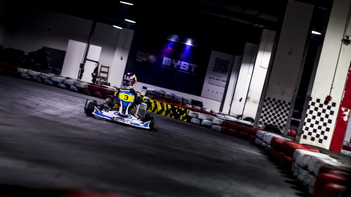 Daniel Ricciardo na motokárách v Číně