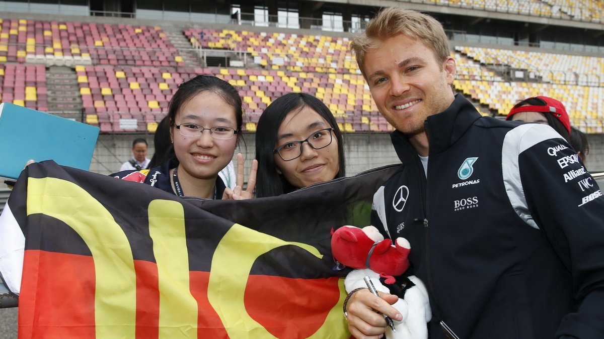 Nico Rosberg při autogramiádě v Číně