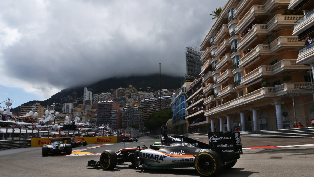 Nico Hülkenberg v závodě v Monaku