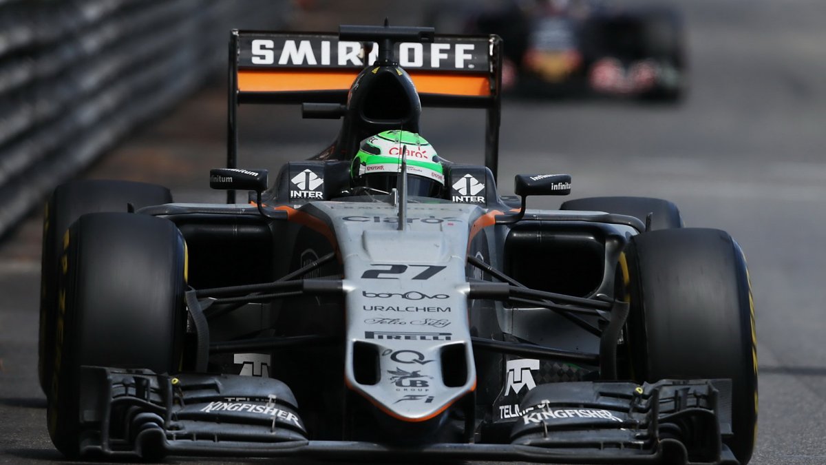 Nico Hülkenberg v závodě v Monaku