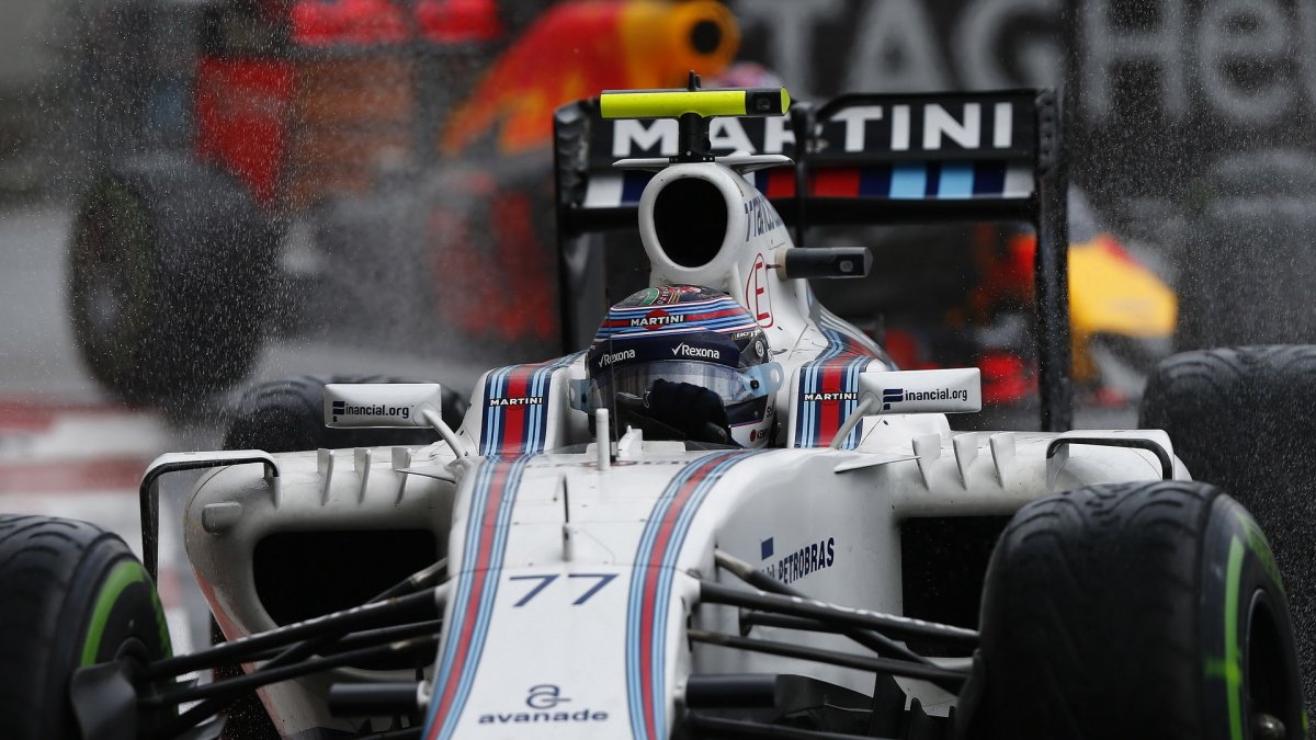 Valtteri Bottas v závodě v Monaku