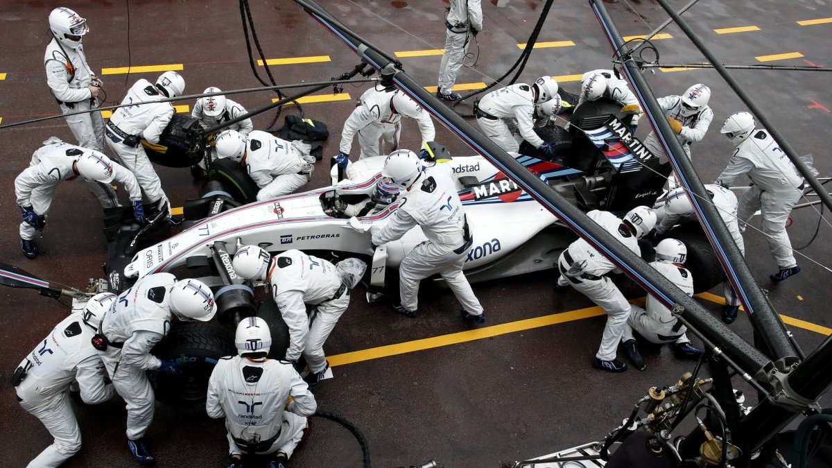 Valtteri Bottas v závodě v Monaku