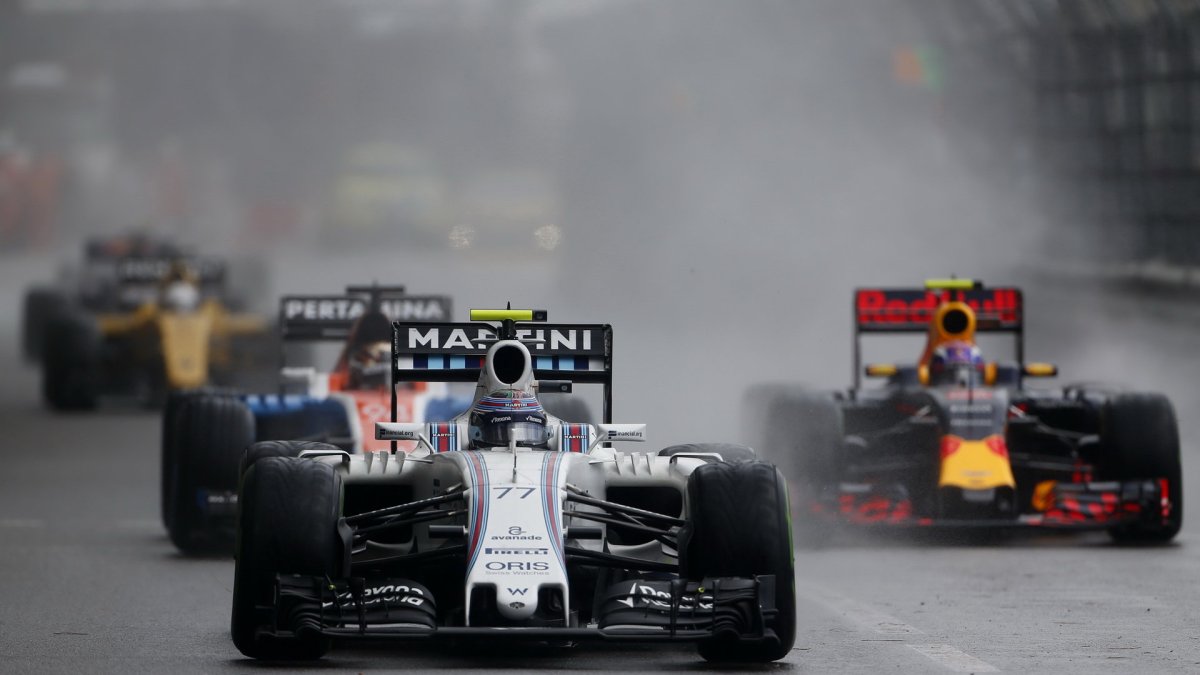 Valtteri Bottas v závodě v Monaku