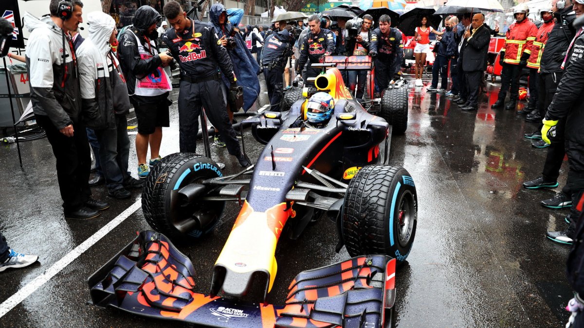 Daniel Ricciardo před závodem v Monaku