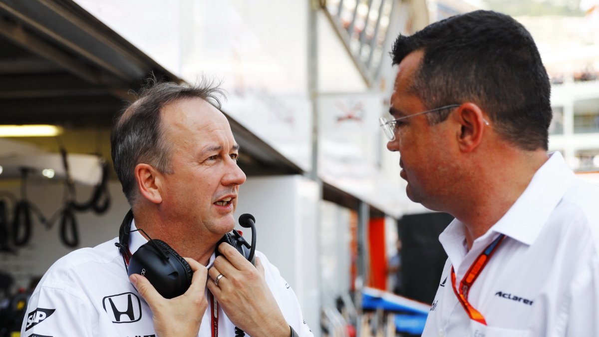 Jonathan Neale a Eric Boullier v Monaku