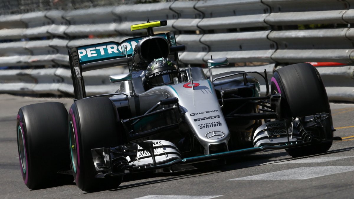 Nico Rosberg při kvalifikaci v Monaku