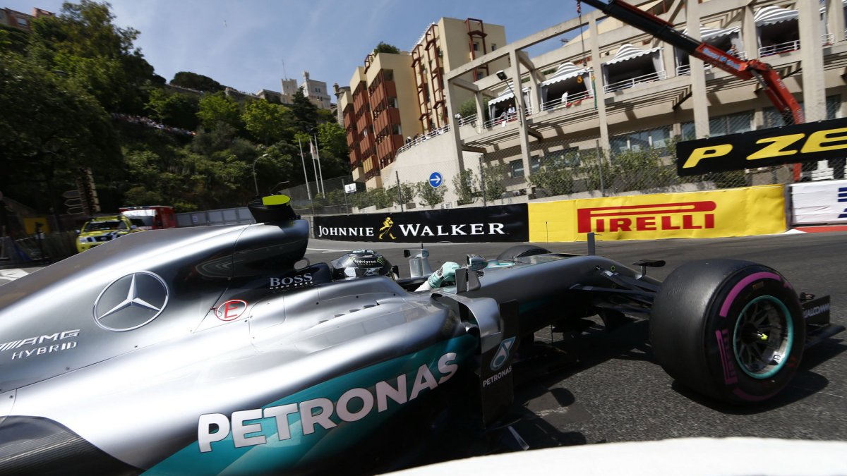 Nico Rosberg při kvalifikaci v Monaku