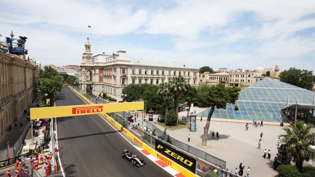 Nico Hülkenberg při tréninku v Baku