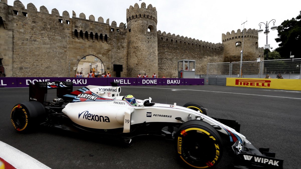 Felipe Massa při tréninku v Baku