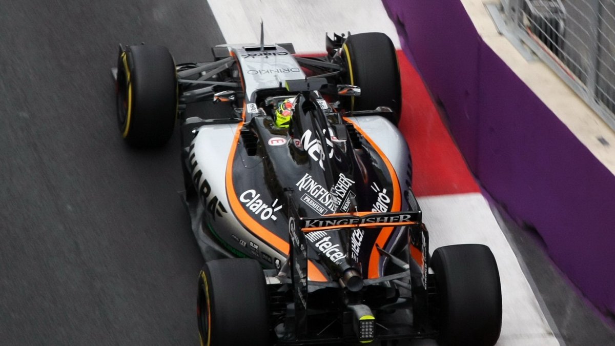 Sergio Pérez při tréninku v Baku