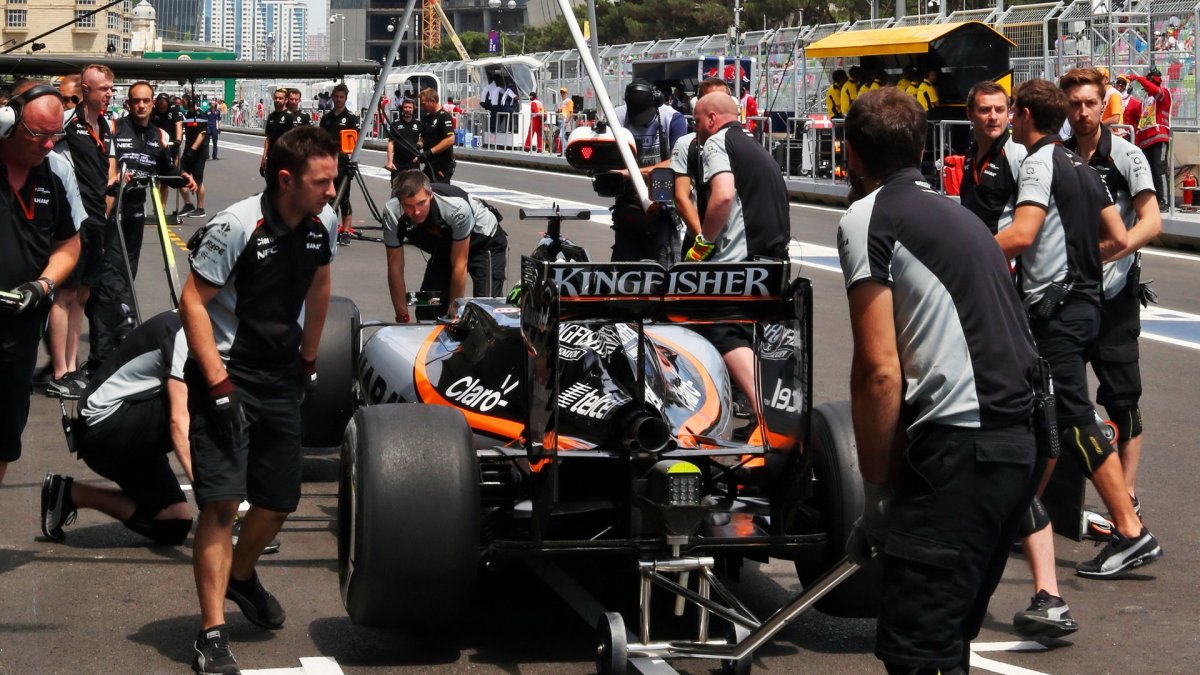 Nico Hülkenberg při tréninku v Baku