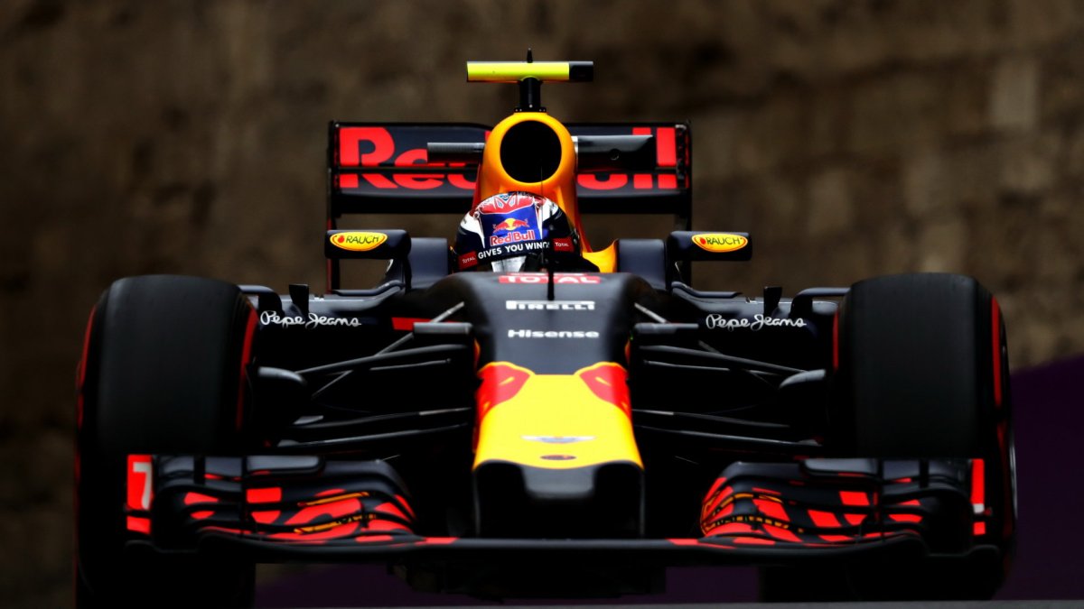 Max Verstappen při tréninku v Baku