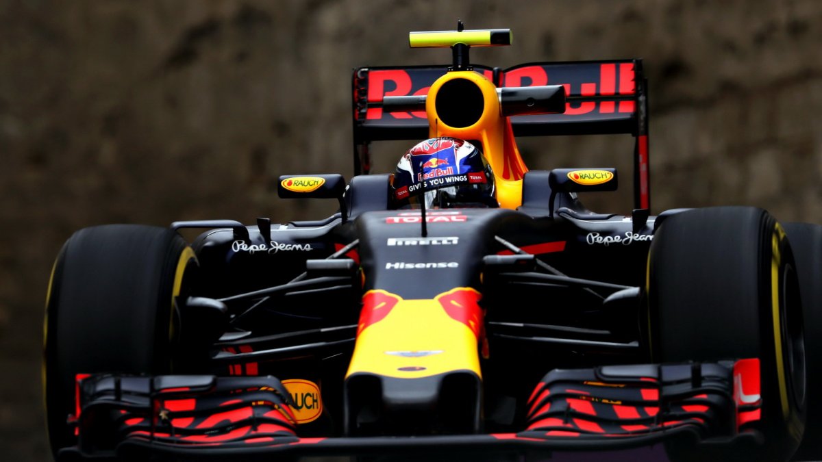 Max Verstappen při tréninku v Baku