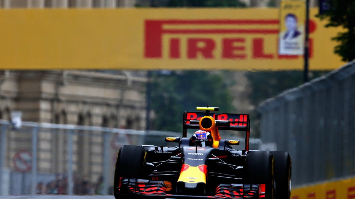 Max Verstappen při tréninku v Baku