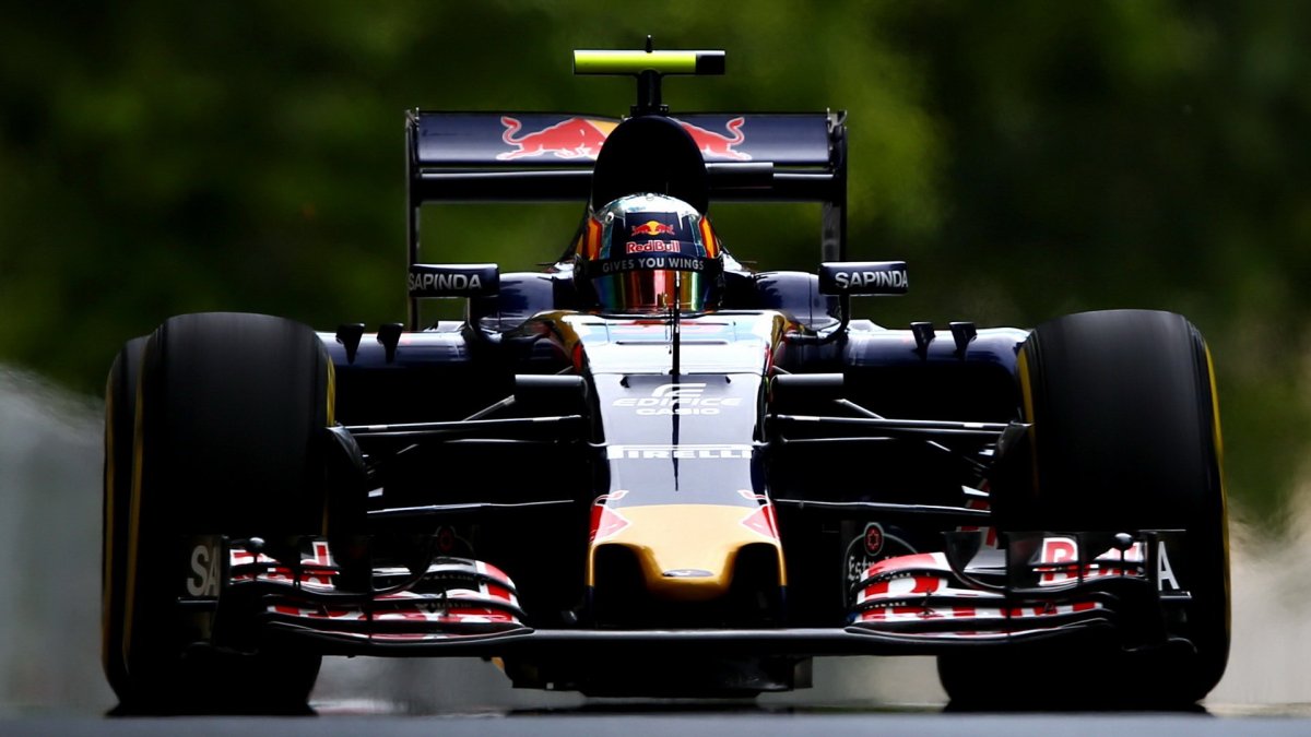 Carlos Sainz při tréninku v Baku