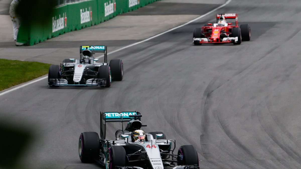 Lewis Hamilton, Nico Rosberg a Sebastian Vettel v závodě v Kanadě
