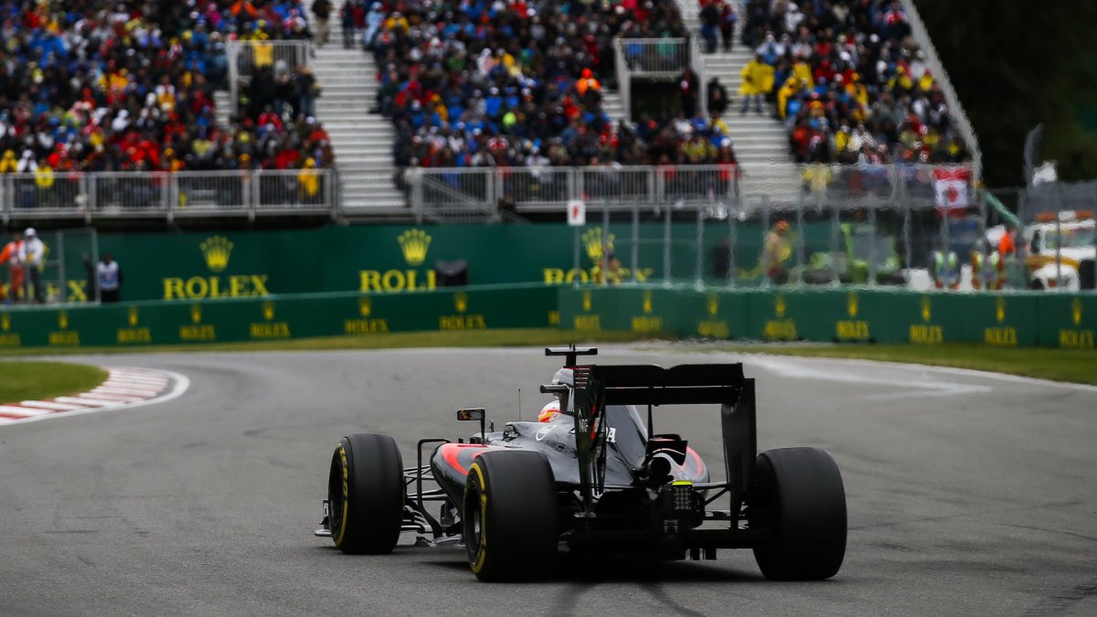 Fernando Alonso v závodě v Kanadě
