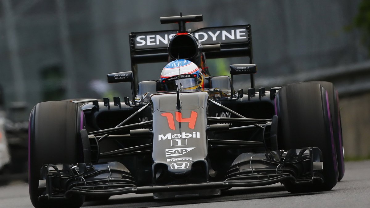 Fernando Alonso v závodě v Kanadě