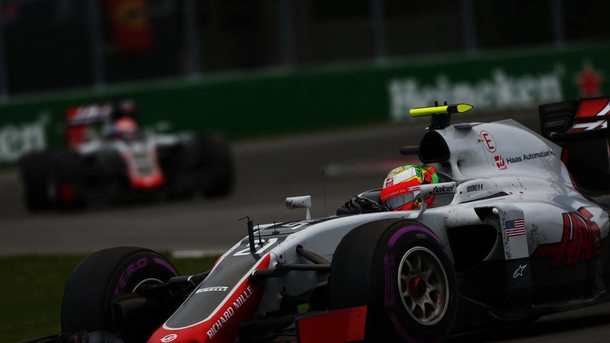 Esteban Gutiérrez v závodě v Kanadě