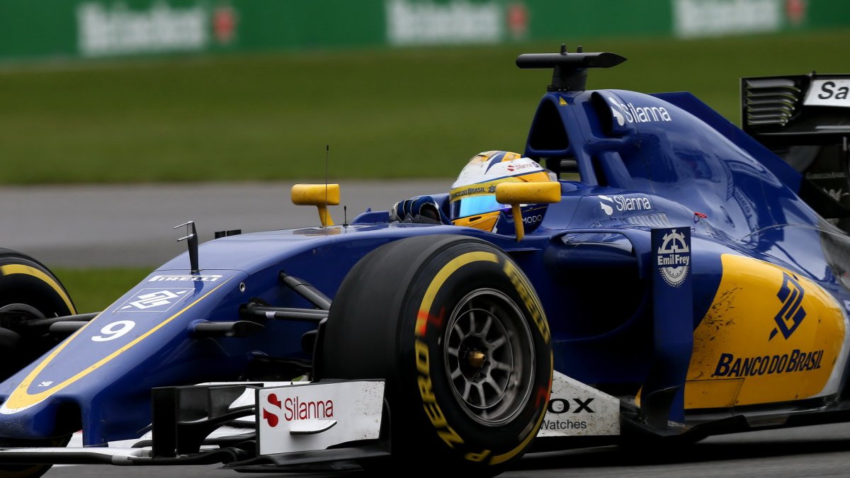 Marcus Ericsson v závodě v Kanadě