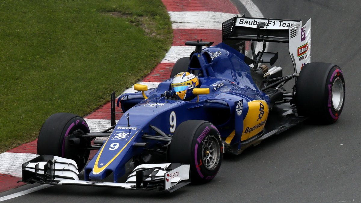 Marcus Ericsson v závodě v Kanadě