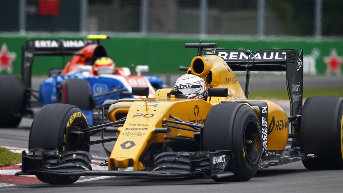 Kevin Magnussen a Rio Harjanto v závodě v Kanadě