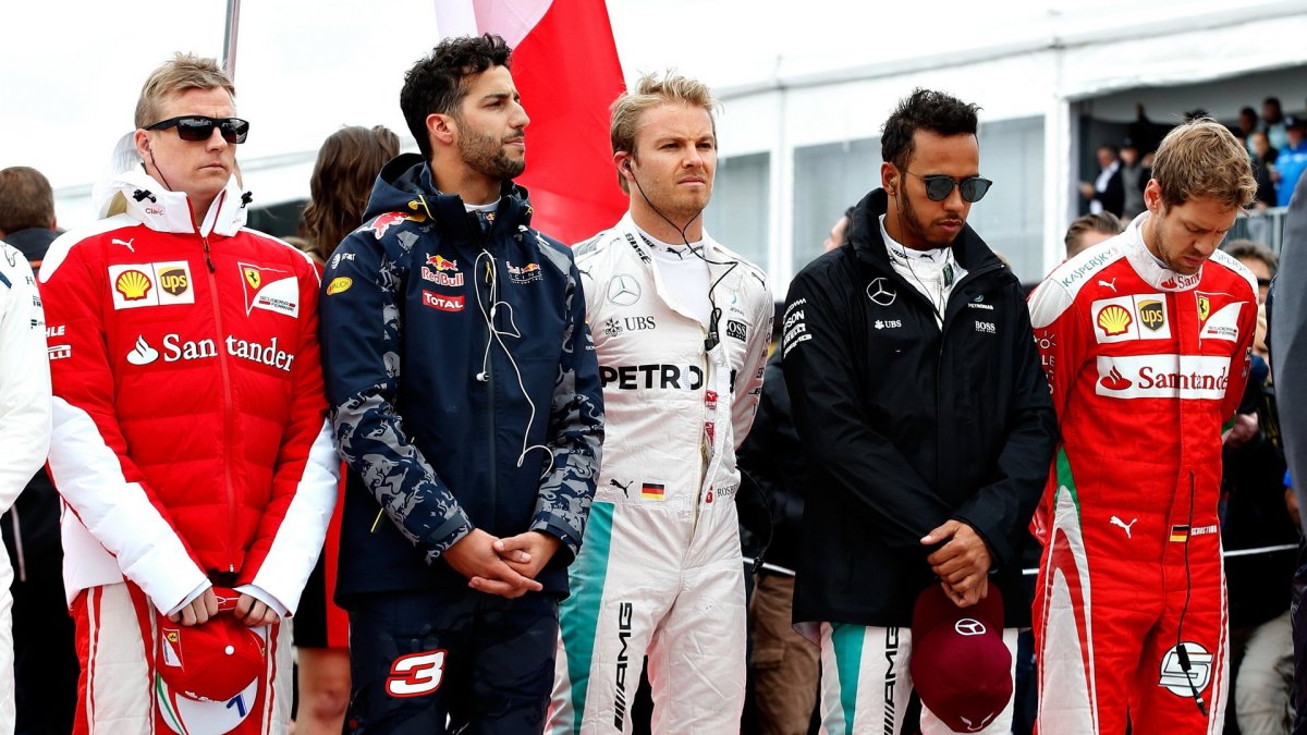 Kimi Räikkönen, Daniel Ricciardo, Nico Rosberg, Lewis Hamilton a Sebastian Vettel před závodem v Kanadě