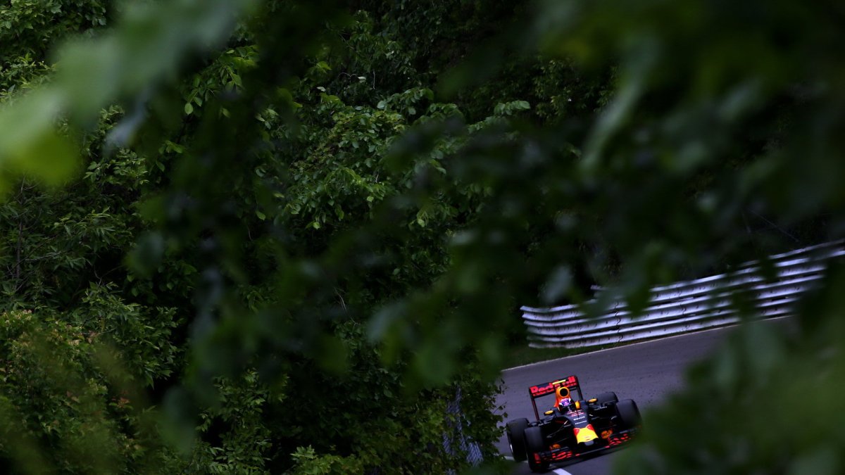 Max Verstappen v závodě v Kanadě