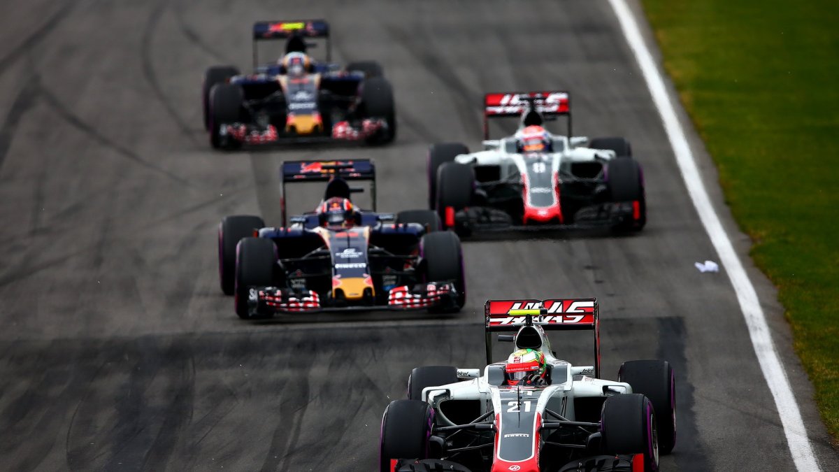 Vozy týmu Haas a Toro Rosso v závodě v Kanadě