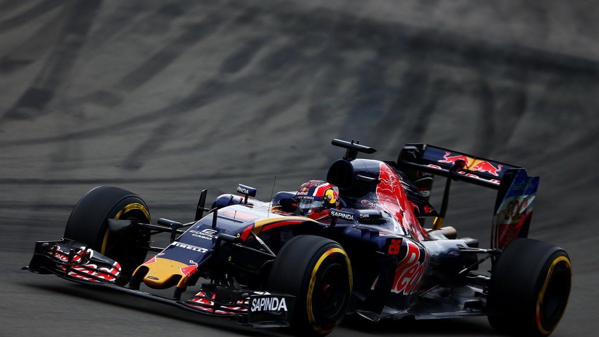 Daniil Kvjat v závodě v Kanadě