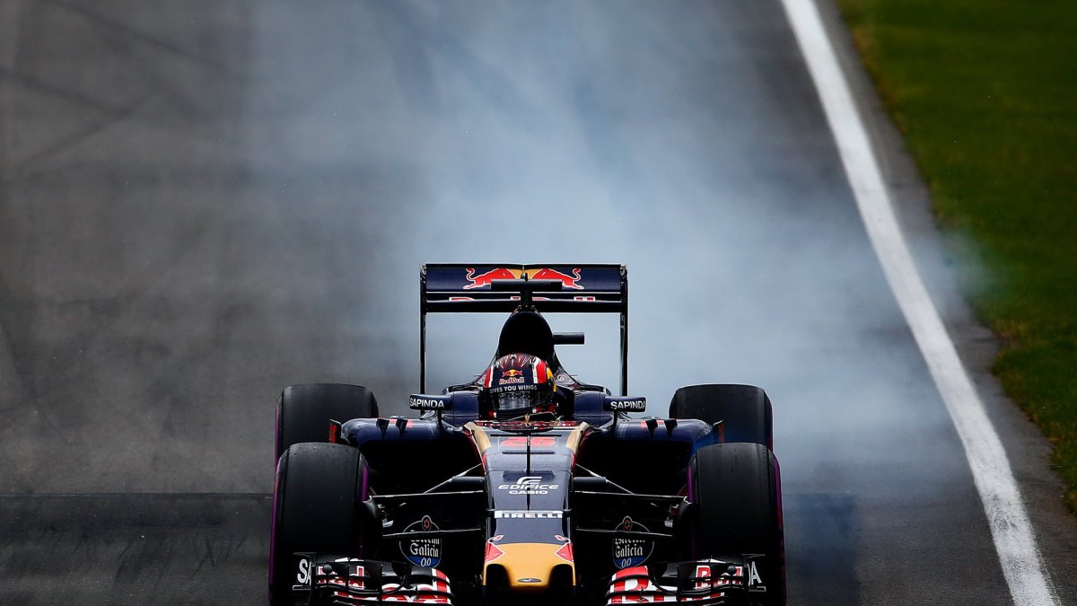 Daniil Kvjat v závodě v Kanadě