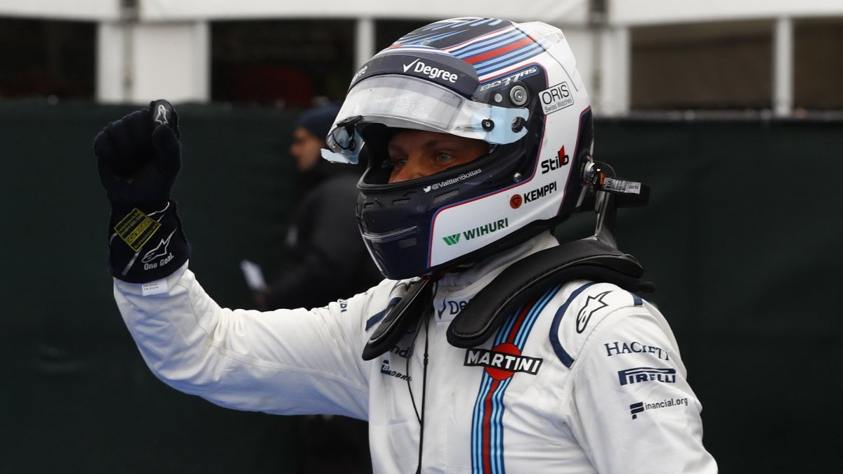Valtteri Bottas se raduje po závodě v Kanadě