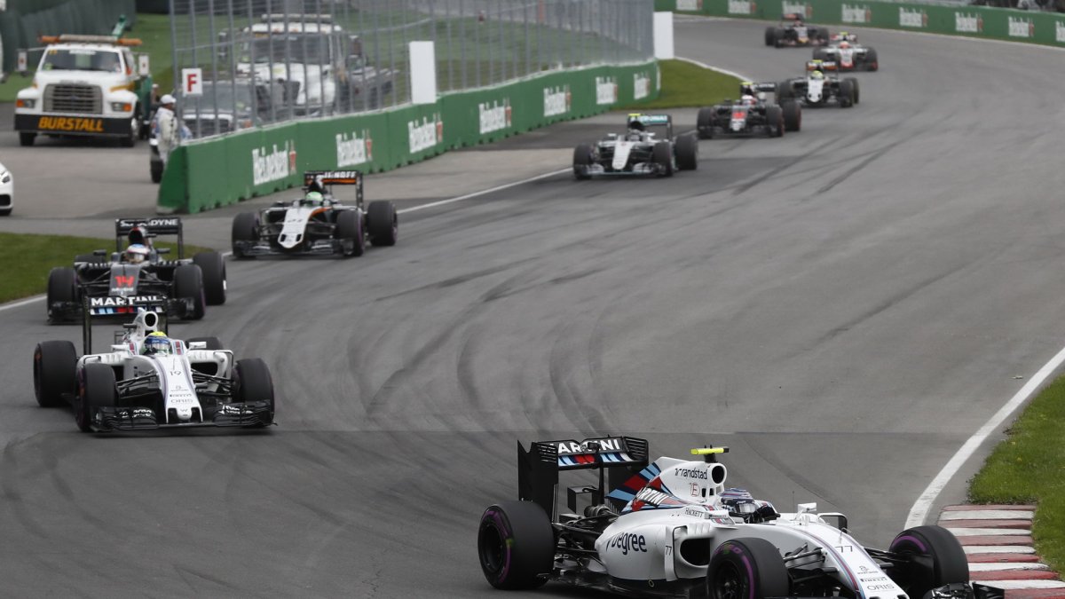 Valtteri Bottas a Felipe Massa v závodě v Kanadě