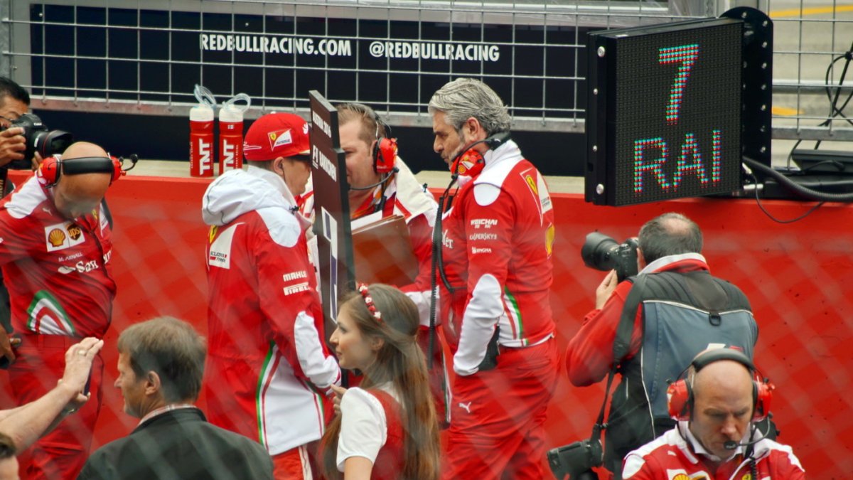 Maurizio Arrivabene s létajícím Finem před GP Rakouska (Red Bull Ring)