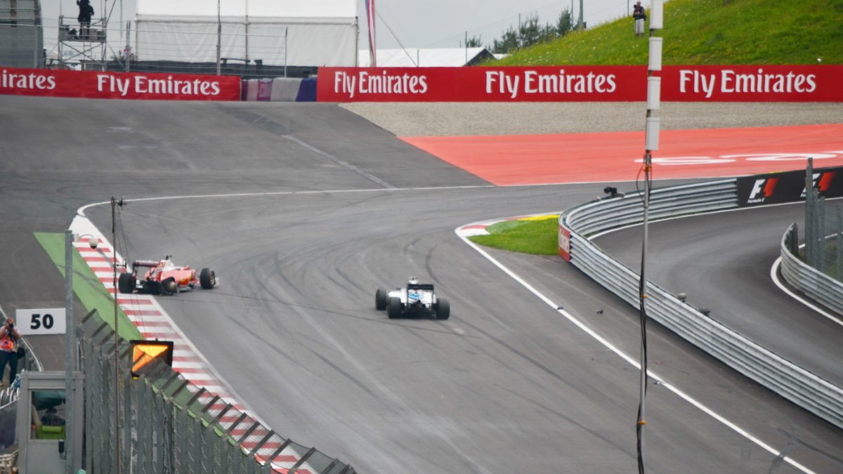 Ferrari Sebastiana Vettela po defektu pneumatiky při GP Rakouska (Red Bull Ring)