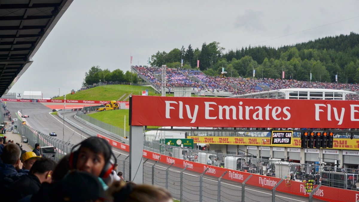 Ferrari Sebastiana Vettela po defektu pneumatiky při GP Rakouska (Red Bull Ring)