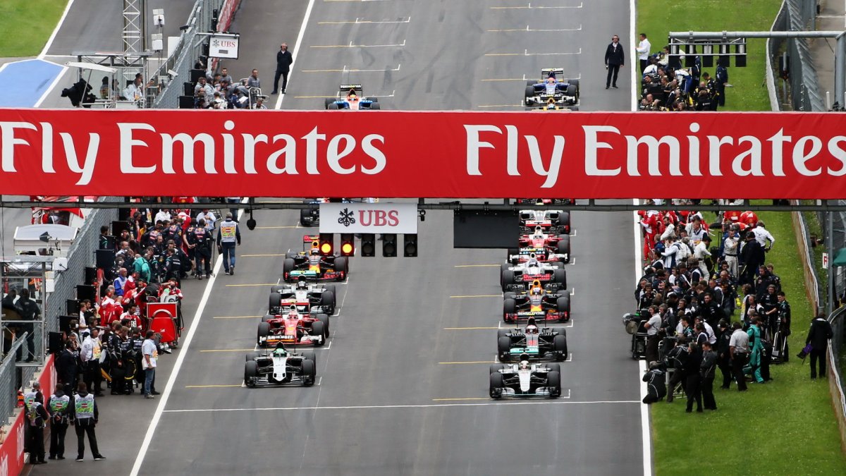 Zahřívací kolo před závodem na Red Bull Ringu