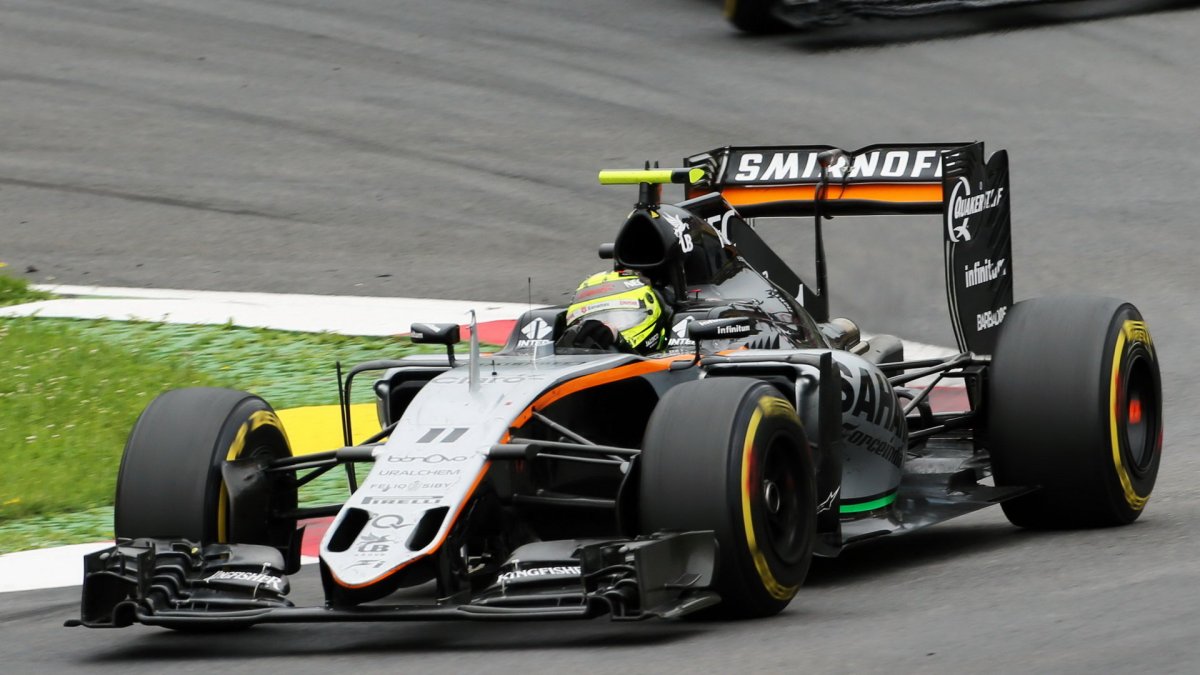 Sergio Pérez v závodě na Red Bull Ringu